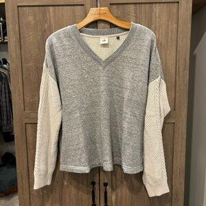 Cabi Large Fusion Sweater Cable Knit Sleeve V Neck Sweatshirt #3710 Gray Cream